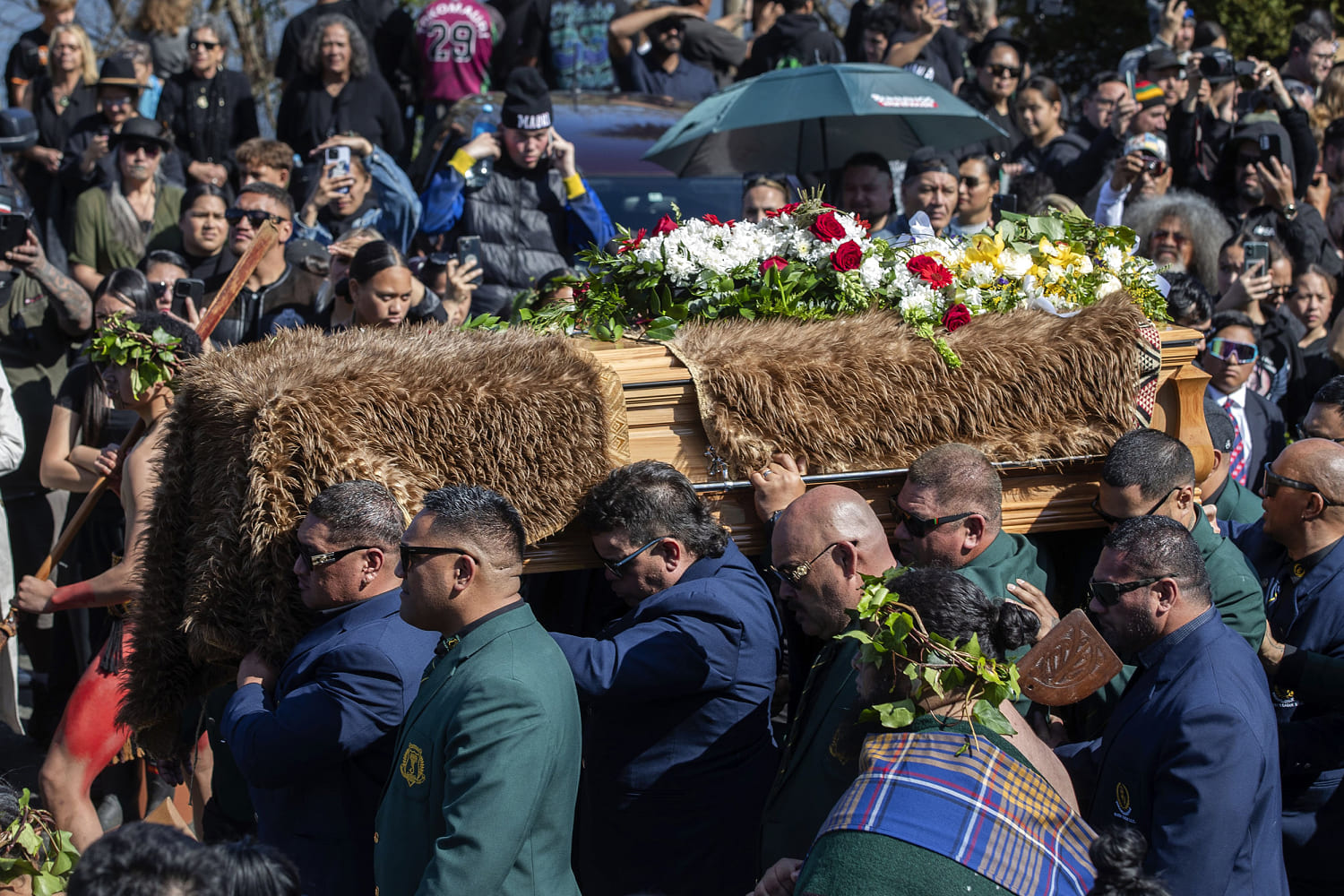 New Maori Queen is anointed as her father, the King, is buried