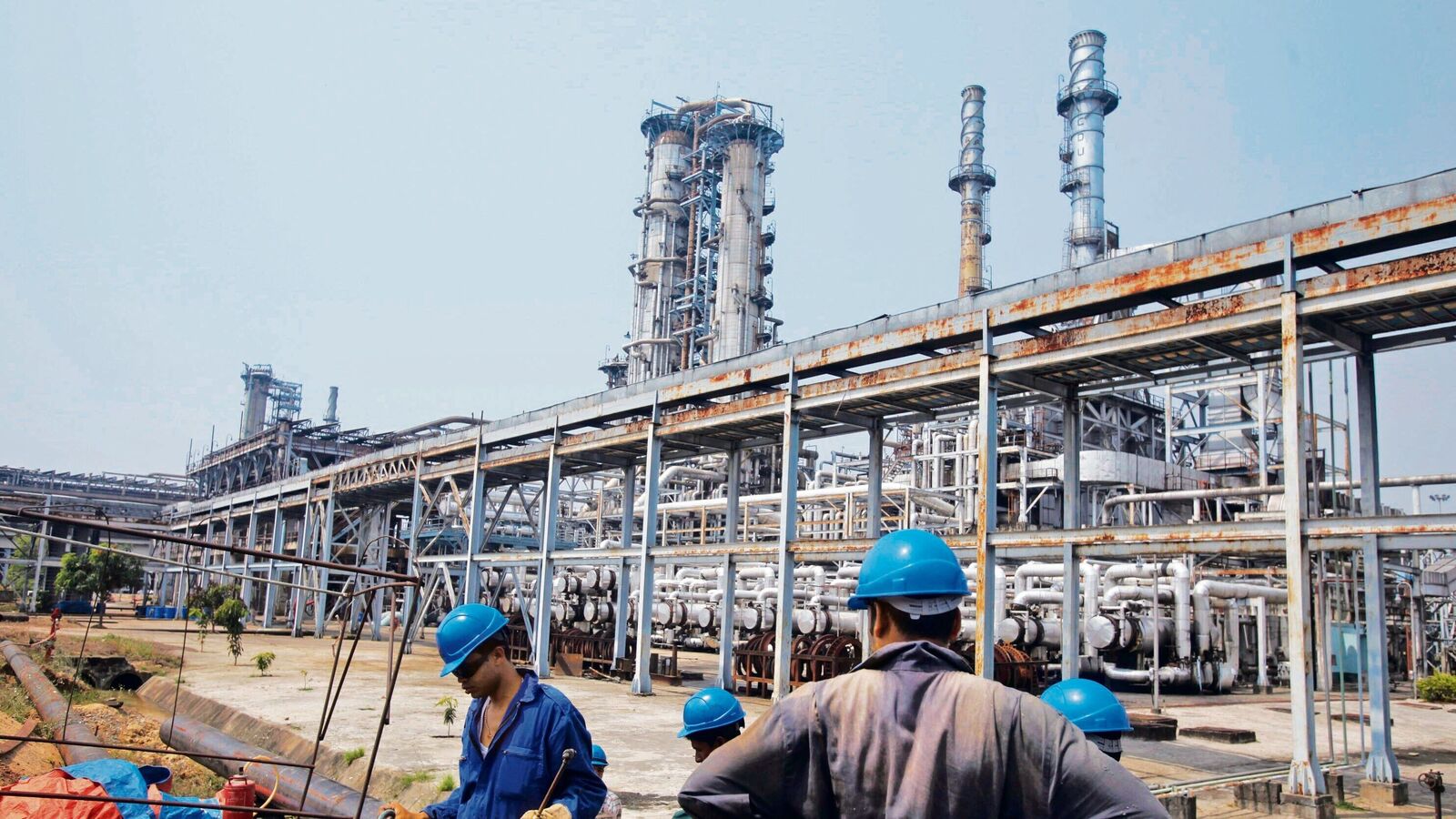 Oil India aims to operate Numaligarh refinery at 180,000 bpd capacity by 2027 | Mint