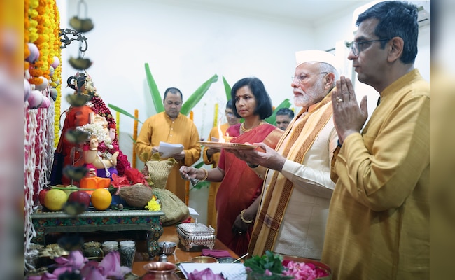 Opposition vs BJP After PM Visits Chief Justice’s Home For Ganesh Puja