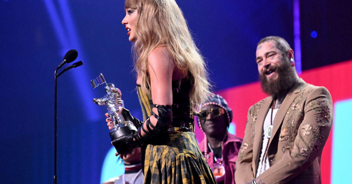 Taylor Swift, Sabrina Carpenter win early at MTV Video Music Awards